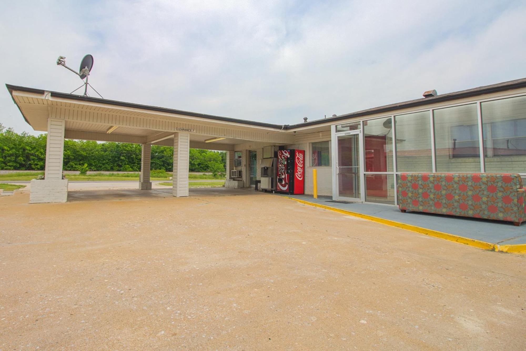Oyo Hotel Mcalester Ok S Main St Εξωτερικό φωτογραφία