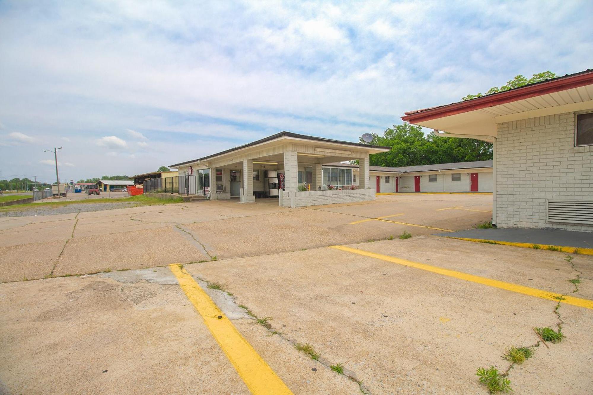 Oyo Hotel Mcalester Ok S Main St Εξωτερικό φωτογραφία